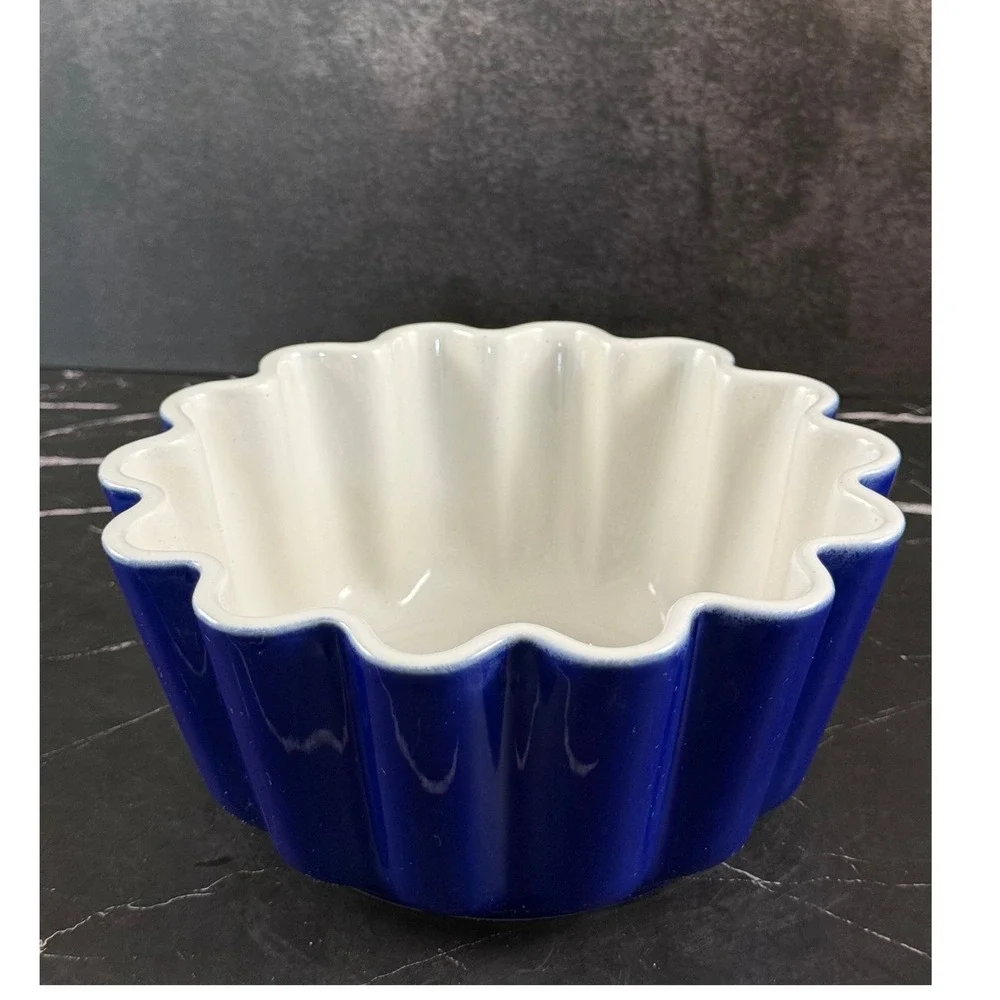 Cobalt Blue Fluted 8in Stoneware Baking Dish Bowl Made in Portugal MINT!